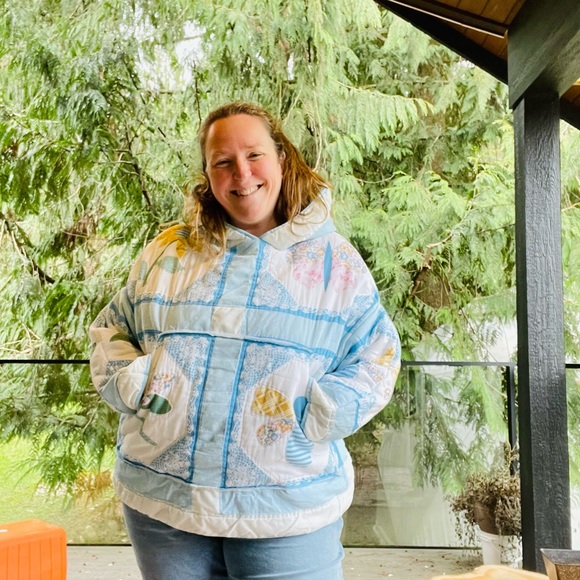 Handmade spring dragonfly & floral🌻 quilted hoodie OS - Picture 2 of 3